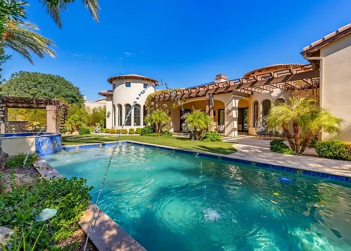 Holiday home Paradise - Pool, Hot Tub & Fire Pit