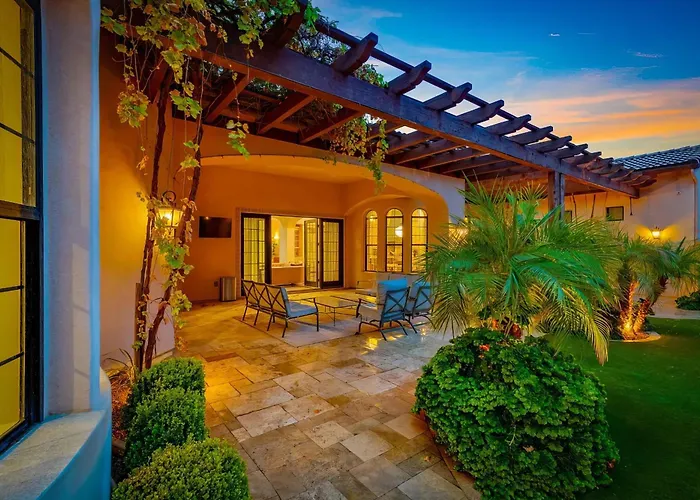 Paradise - Pool, Hot Tub & Fire Pit Holiday home *